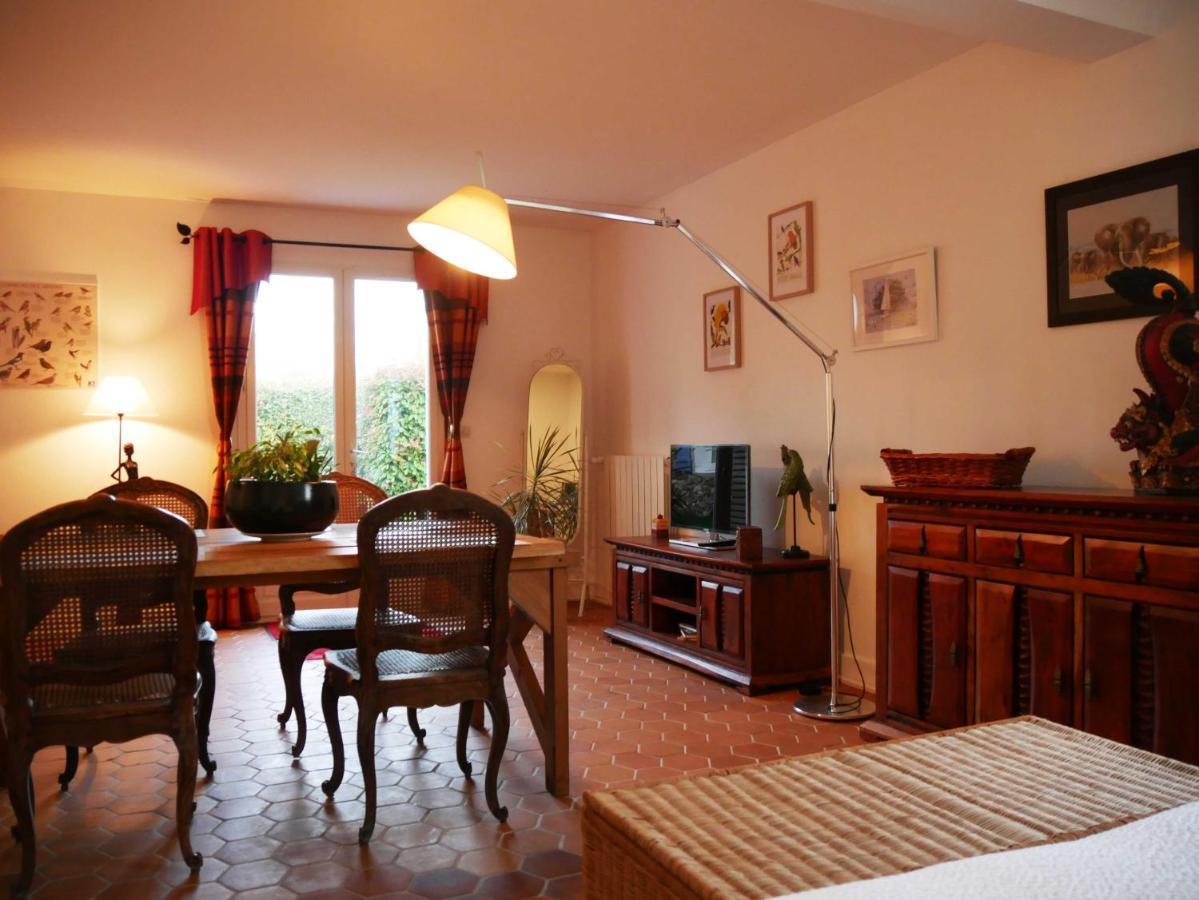 Bed and Breakfast Le Champ De L'Eau Crecy-la-Chapelle Екстер'єр фото